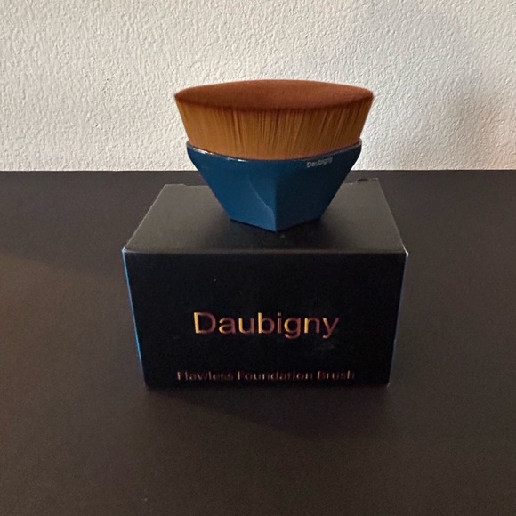 Daubigny - Flawless Foundation Brush - Picture 1 of 4